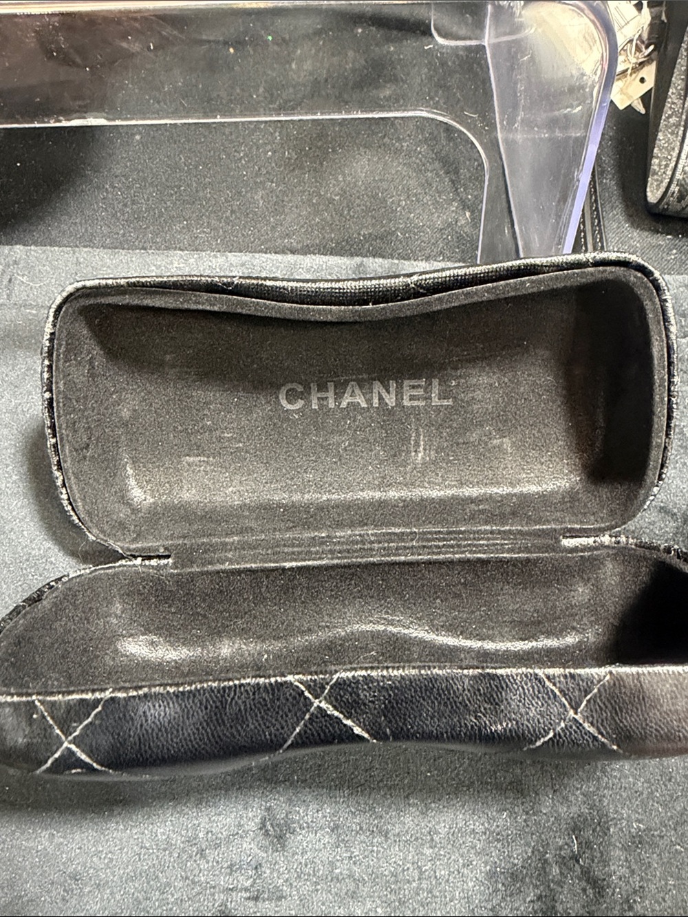 CHANEL Oversized Square Black Gradient Sunglasses with Gold CC Details - Picture 5 of 6